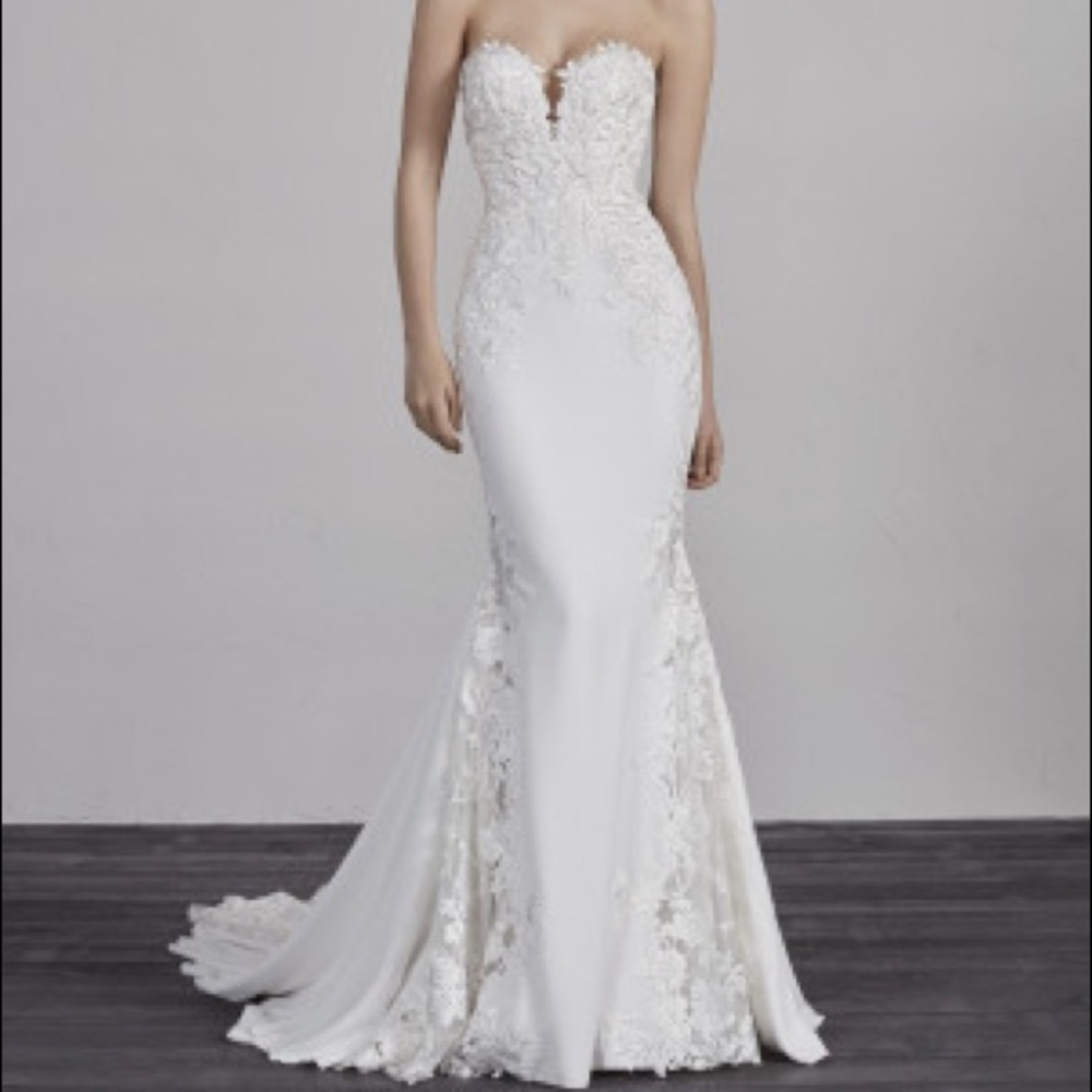 Pronovias ‘Epico’